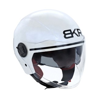 Cascos | El casco es el elemento de seguridad esencial para quien conduce moto o scooter: protege la cabeza y debe ajustar de forma correcta y cómoda. Con el uso, los acolchados y los mecanismos se desgastan y hay que sustituirlos para mantener la protección adecuada.Aquí encuentras cascos jet BKR y sus recambios: carrilleras en las versiones Tre y Due Titanio, forros interiores, mecanismos de pantalla Xpresso y Xplorer, anillos de pantalla. Elige la pieza correcta comprobando el modelo del casco y la talla, de XS a XXL, comparando la etiqueta interior o el código original de la pieza.