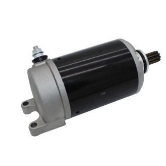 Motores de Arranque | El motor de arranque es el componente eléctrico que hace girar el cigüeñal para poner en marcha el motor, evitando el arranque a patada. Unas escobillas gastadas o un portaescobillas defectuoso suelen causar un arranque difícil o nulo.Aquí encuentras motores de arranque y portaescobillas para scooters y motos de varias cilindradas, de marcas como MAGNETI MARELLI, RMS, WAI, ARROWHEAD, OKYAMI, MITSUBA, Rms Classic y DUCATI ENERGIA. Para elegir la pieza correcta, comprueba el modelo y el año de tu vehículo, o compara el código original marcado en el motor que vas a sustituir.
