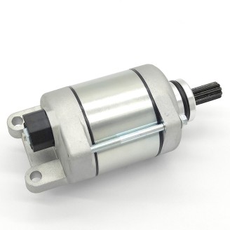 Elektrik | Elektrische Bauteile sorgen für Motorkühlung, Zündung und Funktion des Schwungrads. Lüfter, Statoren und Reduzierkegel sind Verschleißteile, die auch bei der Montage einer elektronischen Zündung ersetzt werden.Im Sortiment finden sich RMS Kühlgebläse für Peugeot und Minarelli-Motoren, RMS Classic Teile für alte Vespa-Modelle wie Einsätze, Muttern und Statorkabel-Reparatursets, sowie Evok Schwungrad-Reduzierkegel und Gradscheiben für die elektronische Zündung. Bei der Auswahl auf Modell und Hubraum des Fahrzeugs achten, oder den Originalcode des zu ersetzenden Teils vergleichen.