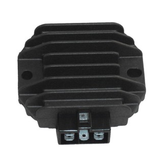 Régulateurs | Le régulateur de tension contrôle la charge envoyée par l'alternateur à la batterie et évite les surtensions qui endommagent le circuit électrique. Un régulateur défectueux entraîne une batterie à plat, des feux instables ou une charge absente, une panne électrique fréquente sur moto et scooter.Cette catégorie regroupe des régulateurs pour scooters, routières, customs et Ape Car, des marques MAGNETI MARELLI, RM STATOR, WAI, ELECTROSPORT, SUN, OKYAMI, TOURMAX et RMS, ainsi que des diodes régulatrices pour alternateurs. Pour choisir la bonne pièce, vérifiez le modèle et l'année de votre engin, ou comparez le code d'origine avec celui indiqué sur la fiche produit.