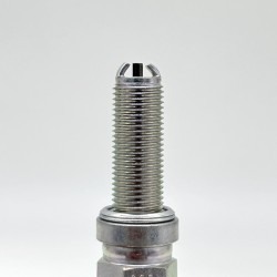 Candela Ngk LMAR8E-Jstock Nr.90398 per YAMAHA WR250F 21 e altri modelli Olii e lubrificanti NGK