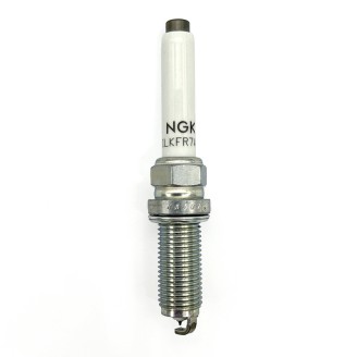 Bougies | La bougie enflamme le mélange air-essence dans le cylindre et permet au moteur de tourner régulièrement. Une électrode usée ou encrassée rend le démarrage difficile, augmente la consommation et réduit la puissance, d'où la nécessité d'un contrôle et d'un remplacement réguliers.Le catalogue propose des bougies NGK et Champion, y compris des versions Iridium et des bougies de préchauffage pour moteurs diesel, ainsi que des pièces RMS et Rms Classic pour les modèles d'époque. Pour choisir la bonne, partez du modèle de la moto ou du scooter, du code d'origine du constructeur, ou du code indiqué sur la bougie montée.