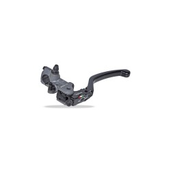 Bombas de Freno | La bomba de freno genera la presión hidráulica que empuja las pastillas contra el disco, siendo un componente clave para la seguridad al frenar. En motos y scooters se usan bombas delanteras, traseras y de embrague, cada una con sus propias medidas y fijaciones.En esta categoría encuentras bombas de freno y embrague completas, además de kits de pistón y juntas para la reparación, de las marcas Brembo, Nissin y Magura. Hay versiones con depósito integrado o separado, distintos entre ejes (como 40mm) y diámetros de pistón (Ps 11, 12, 13, 19). Para elegir la correcta, comprueba el modelo de la moto, el entre ejes de fijación y el código original de la pieza montada.