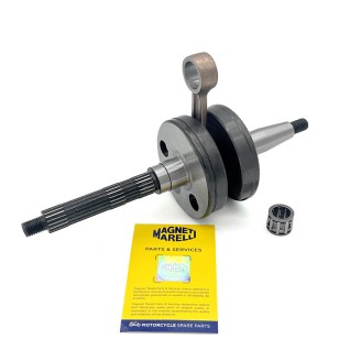 Cigüeñales | El cigüeñal transforma el movimiento alternativo de los pistones en rotación y pone en marcha la transmisión. Es una de las piezas más solicitadas del motor, y su desgaste provoca holguras, vibraciones y pérdida de potencia, sobre todo en scooters y motos con muchos kilómetros.En esta categoría encuentras cigüeñales completos y kits de reparación con biela, rodamientos y juntas de las marcas RMS, Rms Classic y Magneti Marelli. La gama cubre Piaggio, Vespa, Minarelli AM6, Derbi, Honda SH y Suzuki Burgman. Elige la pieza correcta según el modelo de la moto, la cilindrada y, si es necesario, el código original de la pieza a sustituir.