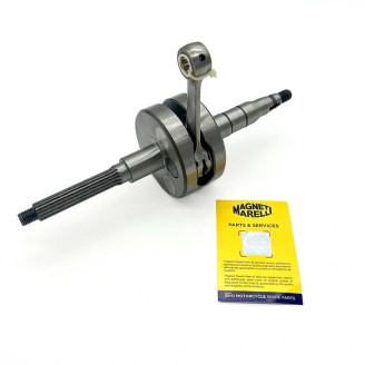 Kurbelwellen | Die Kurbelwelle wandelt die Auf- und Abbewegung der Kolben in eine Drehbewegung um und treibt das Getriebe an. Sie ist eines der am stärksten belasteten Motorteile, und Verschleiß führt zu Spiel, Vibrationen und Leistungsverlust, vor allem bei Rollern und Motorrädern mit vielen Kilometern.In dieser Kategorie finden Sie komplette Kurbelwellen und Reparatursätze mit Pleuel, Lagern und Dichtungen der Marken RMS, Rms Classic und Magneti Marelli. Das Sortiment deckt Piaggio, Vespa, Minarelli AM6, Derbi, Honda SH und Suzuki Burgman ab. Wählen Sie das passende Teil nach Modell, Hubraum und, falls nötig, nach der Original-Teilenummer.