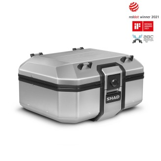 Bolsas y Baúles | Los baúles, bolsas laterales y bolsas de depósito aumentan la capacidad de carga de la moto o el scooter, ofreciendo un espacio seguro para llevar el casco, el equipaje y los objetos personales en trayectos diarios o viajes largos.En el catálogo hay baúles Shad en varias medidas, bolsas interiores a medida, redes elásticas, covers de colores, placas y bases de anclaje, además de bolsas laterales y accesorios Oxford y Biondi. Para elegir la pieza correcta conviene revisar el modelo del baúl o bolsa, la medida necesaria o el código original indicado en la ficha del producto.
