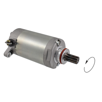 Anlasser | Der Anlasser ist das elektrische Bauteil, das die Kurbelwelle zum Starten des Motors dreht und den Kickstart ersetzt. Abgenutzte Kohlebürsten oder ein defekter Bürstenhalter führen oft zu schwerem oder ausbleibendem Anlassen.Hier finden Sie Anlasser und Bürstenhalter für Roller und Motorräder verschiedener Hubraumklassen, von Marken wie MAGNETI MARELLI, RMS, WAI, ARROWHEAD, OKYAMI, MITSUBA, Rms Classic und DUCATI ENERGIA. Prüfen Sie Modell und Baujahr Ihres Fahrzeugs oder vergleichen Sie den Originalcode auf dem auszutauschenden Anlasser, um das passende Teil zu wählen.
