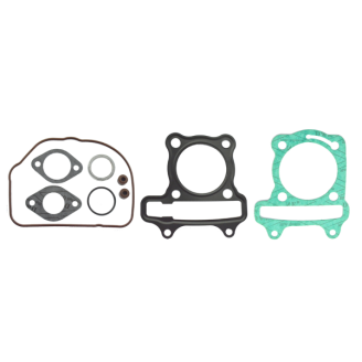 Dichtungen | Dichtungen sorgen für die Abdichtung zwischen den Motorbauteilen und verhindern Öllecks oder Kompressionsverlust zwischen Kurbelgehäuse, Zylinder, Kopf und Statordeckel. Sie sind Verschleißteile, die bei jeder Motoröffnung erneuert werden müssen, sei es bei der normalen Wartung oder bei einer Motorrevision.Das Sortiment umfasst Statordichtungen, komplette Dichtungssätze für Motor und Top-End, Zylinderfuß- und Auspuffdichtungen sowie Dichtungspapier in verschiedenen Stärken zum Zuschneiden. Erhältlich sind die Marken Artein, RMS, RMS Classic, Evok, Goetze und Athena. Die Auswahl erfolgt nach Modell und Hubraum des Fahrzeugs, nach benötigter Stärke oder anhand der Original-Teilenummer.
