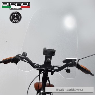 Parabrisas y Cúpulas | Los parabrisas y cúpulas protegen al conductor del viento y mejoran la aerodinámica del scooter o la moto. Reducen la resistencia del aire durante la marcha y disminuyen la fatiga en trayectos largos, disponibles en versión alta, baja o ahumada según el uso.El catálogo incluye parabrisas, cúpulas y kits de fijación de las marcas FACO y BIONDI, para modelos como Honda SH, Piaggio Zip y MP3, Yamaha YZF-R 125, Peugeot Geopolis y Fantic Scrambler. Para elegir la pieza correcta conviene comprobar el modelo y el año de la moto, la cilindrada y, cuando esté disponible, el código original indicado en la ficha del producto.