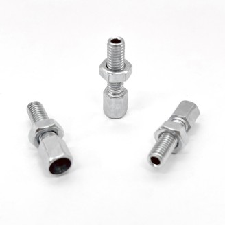 Kabel und Verkabelung | Züge und Übertragungen verbinden die Bedienelemente am Lenker mit Motor und Instrumenten: Sie öffnen und schließen das Gas, betätigen den Starter, treiben den Tacho an und bei manchen Dreirädern den Rückwärtsgang. Mit der Zeit dehnen sie sich oder blockieren, was das Fahren ungenau und unsicher macht.Hier finden Sie Gaszüge, Tachowellen, Starterzüge und Kabeldurchführungen der Marken RMS, Rms Classic, Domino, Magneti Marelli, OKYAMI, Magura, Evok und ECIE. Die passende Wahl erfolgt nach Modell und Hubraum, durch Vergleich von Länge und Anschlüssen mit dem Original oder anhand der Teilenummer des verbauten Zugs.