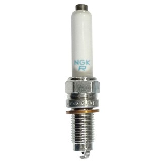 Bougies | La bougie enflamme le mélange air-essence dans le cylindre et permet au moteur de tourner régulièrement. Une électrode usée ou encrassée rend le démarrage difficile, augmente la consommation et réduit la puissance, d'où la nécessité d'un contrôle et d'un remplacement réguliers.Le catalogue propose des bougies NGK et Champion, y compris des versions Iridium et des bougies de préchauffage pour moteurs diesel, ainsi que des pièces RMS et Rms Classic pour les modèles d'époque. Pour choisir la bonne, partez du modèle de la moto ou du scooter, du code d'origine du constructeur, ou du code indiqué sur la bougie montée.