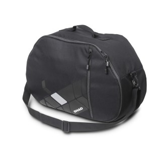 Bolsas y Baúles | Los baúles, bolsas laterales y bolsas de depósito aumentan la capacidad de carga de la moto o el scooter, ofreciendo un espacio seguro para llevar el casco, el equipaje y los objetos personales en trayectos diarios o viajes largos.En el catálogo hay baúles Shad en varias medidas, bolsas interiores a medida, redes elásticas, covers de colores, placas y bases de anclaje, además de bolsas laterales y accesorios Oxford y Biondi. Para elegir la pieza correcta conviene revisar el modelo del baúl o bolsa, la medida necesaria o el código original indicado en la ficha del producto.