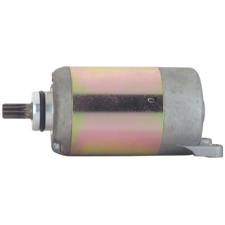 Anlasser | Der Anlasser ist das elektrische Bauteil, das die Kurbelwelle zum Starten des Motors dreht und den Kickstart ersetzt. Abgenutzte Kohlebürsten oder ein defekter Bürstenhalter führen oft zu schwerem oder ausbleibendem Anlassen.Hier finden Sie Anlasser und Bürstenhalter für Roller und Motorräder verschiedener Hubraumklassen, von Marken wie MAGNETI MARELLI, RMS, WAI, ARROWHEAD, OKYAMI, MITSUBA, Rms Classic und DUCATI ENERGIA. Prüfen Sie Modell und Baujahr Ihres Fahrzeugs oder vergleichen Sie den Originalcode auf dem auszutauschenden Anlasser, um das passende Teil zu wählen.