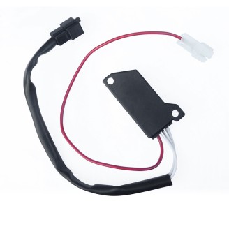 Régulateurs | Le régulateur de tension contrôle la charge envoyée par l'alternateur à la batterie et évite les surtensions qui endommagent le circuit électrique. Un régulateur défectueux entraîne une batterie à plat, des feux instables ou une charge absente, une panne électrique fréquente sur moto et scooter.Cette catégorie regroupe des régulateurs pour scooters, routières, customs et Ape Car, des marques MAGNETI MARELLI, RM STATOR, WAI, ELECTROSPORT, SUN, OKYAMI, TOURMAX et RMS, ainsi que des diodes régulatrices pour alternateurs. Pour choisir la bonne pièce, vérifiez le modèle et l'année de votre engin, ou comparez le code d'origine avec celui indiqué sur la fiche produit.