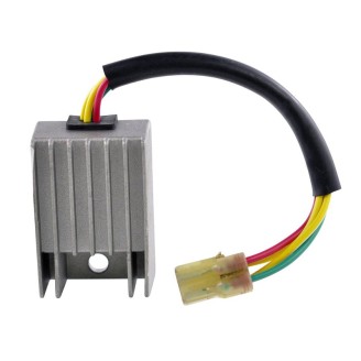 Régulateurs | Le régulateur de tension contrôle la charge envoyée par l'alternateur à la batterie et évite les surtensions qui endommagent le circuit électrique. Un régulateur défectueux entraîne une batterie à plat, des feux instables ou une charge absente, une panne électrique fréquente sur moto et scooter.Cette catégorie regroupe des régulateurs pour scooters, routières, customs et Ape Car, des marques MAGNETI MARELLI, RM STATOR, WAI, ELECTROSPORT, SUN, OKYAMI, TOURMAX et RMS, ainsi que des diodes régulatrices pour alternateurs. Pour choisir la bonne pièce, vérifiez le modèle et l'année de votre engin, ou comparez le code d'origine avec celui indiqué sur la fiche produit.