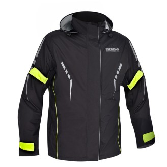Équipement | L'équipement regroupe des vêtements et accessoires pensés pour rouler en moto ou en scooter : combinaisons et pantalons de pluie, gilets haute visibilité, ceintures réfléchissantes, masques et couvre-jambes. Ils protègent du froid, de la pluie et rendent le motard plus visible dans la circulation.Le catalogue propose des articles OXFORD, SHAD, BIONDI, ARIETE, RMS, Evok, BKR et Rms Classic, du t-shirt technique à la combinaison Bone Dry, en passant par les protège-zip et les bandes réfléchissantes de poignet. Pour bien choisir, vérifiez la taille indiquée (S, M, L, XXXL), le modèle de moto ou scooter compatible, comme les couvre-jambes pour Aprilia Scarabeo, et le code d'origine s'il est précisé.