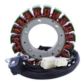 Estatores | El estator es el componente del alternador que genera la corriente para cargar la batería y alimentar la instalación eléctrica de la moto o el scooter. Si está dañado o las bobinas están quemadas, la batería deja de cargarse y pueden aparecer testigos encendidos o falta de corriente en los consumos eléctricos.En esta categoría encuentras estatores Magneti Marelli, Electrosport, Tourmax, RMS, RM Stator, Okyami, Rms Classic y WAI para scooters como Sym Symphony, Vespa PK y Ape, y para motos como Suzuki DR y GSX-R, Yamaha YZF-R1 y YZ 250 F, Honda CTX700 y VT Shadow, Triumph Street Triple. Elige la pieza correcta según el modelo y el año del vehículo o el código original que lleva la pieza a sustituir.