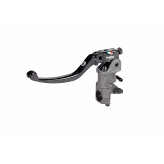 Bremspumpen | Die Bremspumpe erzeugt den hydraulischen Druck, der die Bremsbeläge gegen die Scheibe presst, und ist damit ein zentrales Bauteil für die Bremssicherheit. Bei Motorrädern und Rollern gibt es vordere, hintere und Kupplungspumpen, jede mit eigenen Maßen und Befestigungen.Hier findest du komplette Brems- und Kupplungspumpen sowie Kolben- und Dichtsätze zur Reparatur, von Brembo, Nissin und Magura. Erhältlich sind Ausführungen mit integriertem oder separatem Behälter, unterschiedlichen Lochabständen (etwa 40mm) und Kolbendurchmessern (Ps 11, 12, 13, 19). Zur richtigen Auswahl prüfe das Motorradmodell, den Lochabstand und den Originalcode des verbauten Teils.