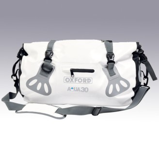Accessoires | Cette catégorie regroupe des accessoires pratiques pour la conduite, des sacoches à fixer sur le porte-bagages ou sous la selle aux petites piles qui alimentent des accessoires électroniques comme un compteur vélo ou un antivol à chaîne avec alarme.Vous trouverez des sacoches porte-bagages et sous selle en éco-cuir, marron ou noir, ainsi que des piles type bâtonnet et des piles bouton des marques Easy et OXFORD. Le choix se fait selon la charge à transporter pour la sacoche, et selon le format exact requis, comme le CR2032, pour la pile.